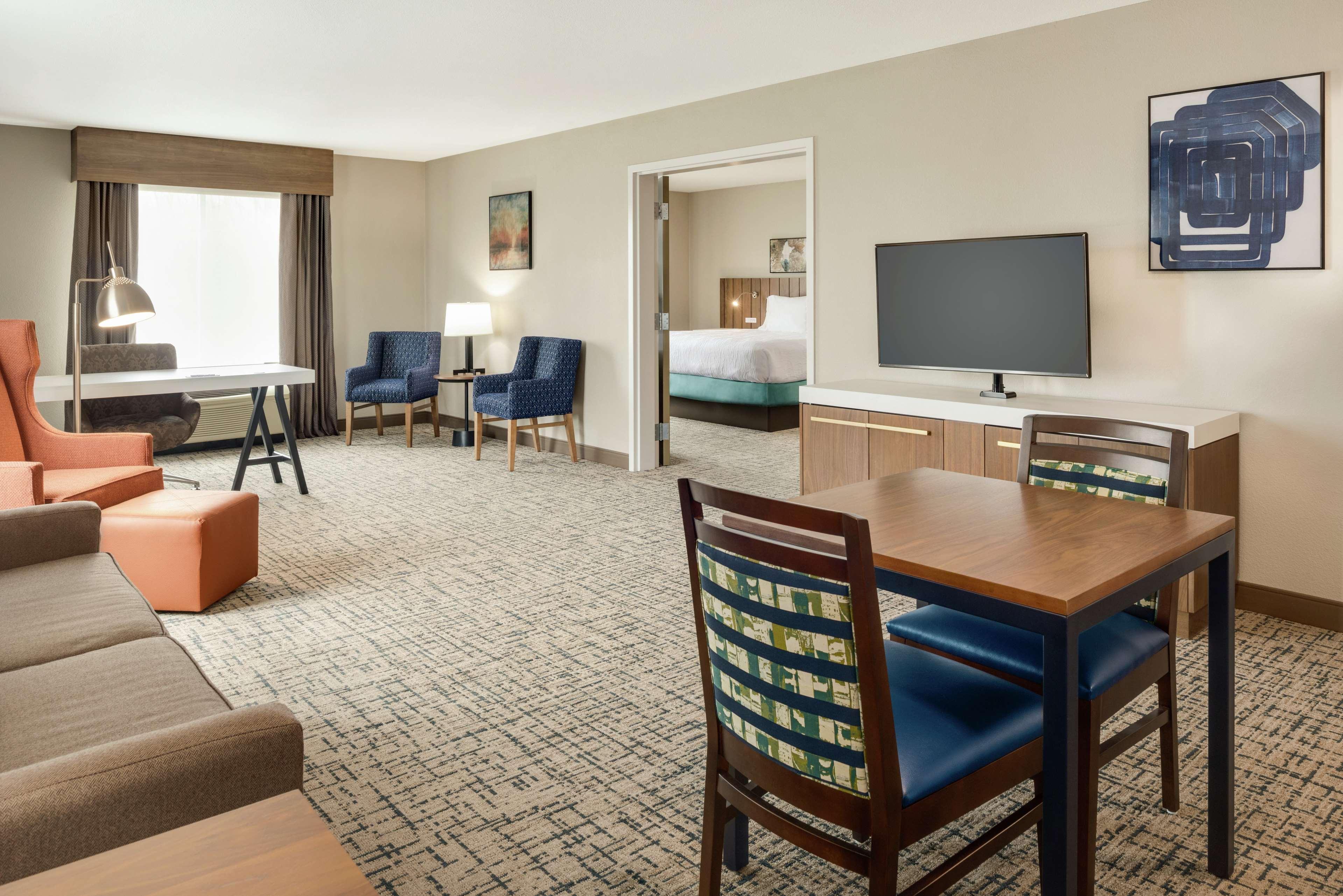 Hilton Garden Inn Dubuque Downtown Екстер'єр фото