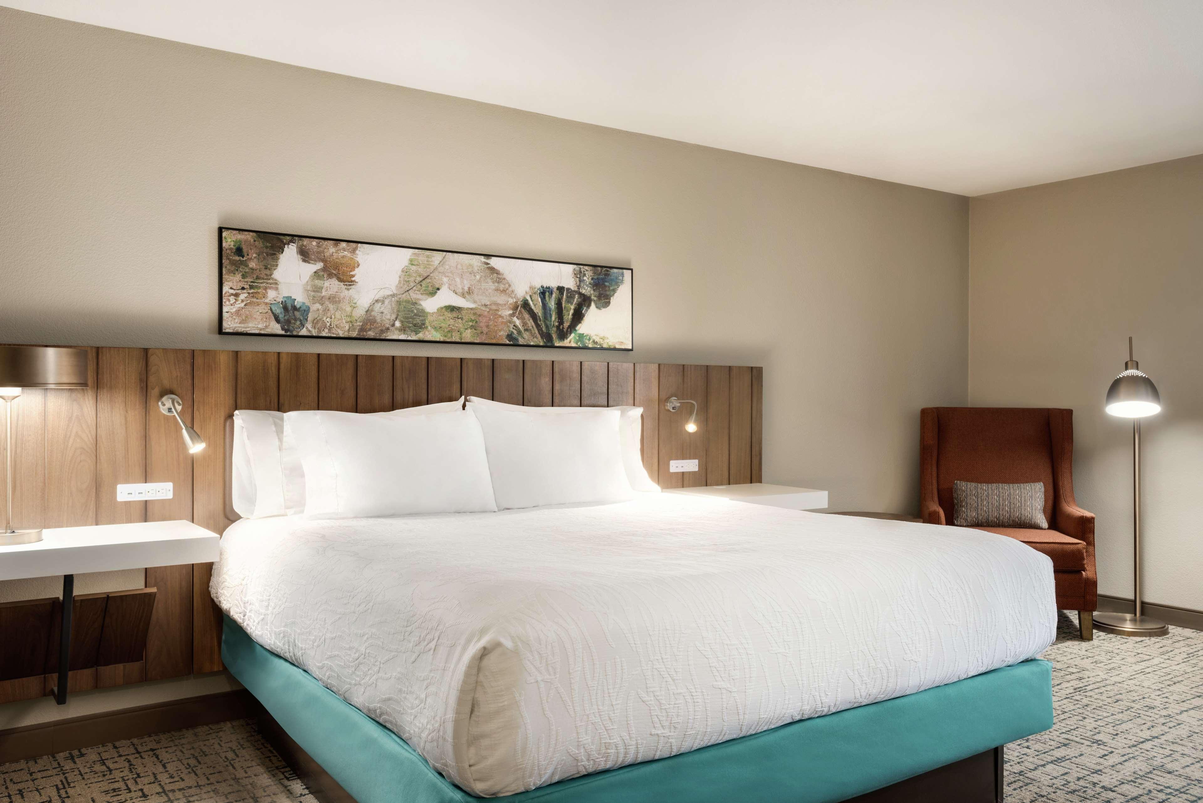 Hilton Garden Inn Dubuque Downtown Екстер'єр фото