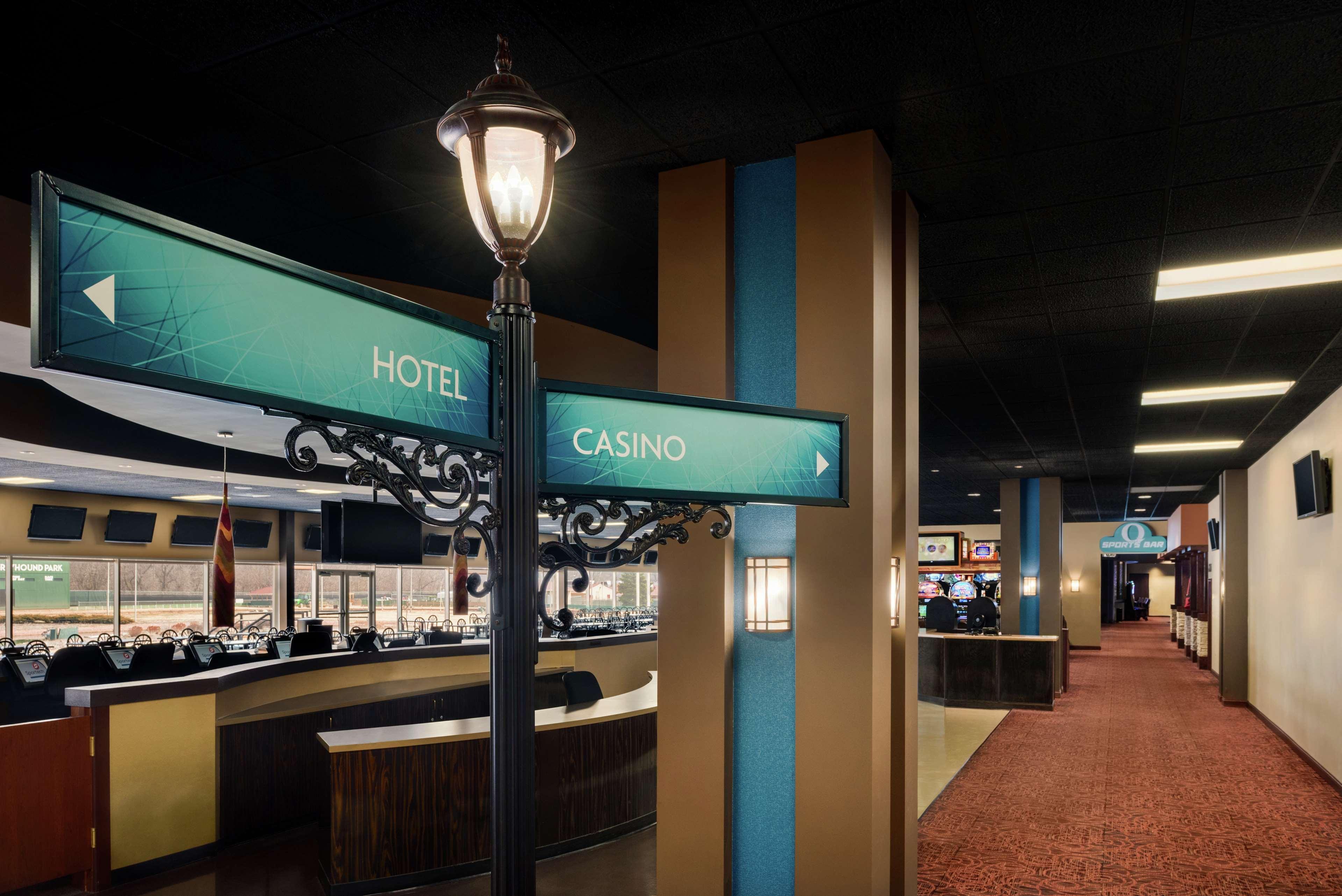 Hilton Garden Inn Dubuque Downtown Екстер'єр фото