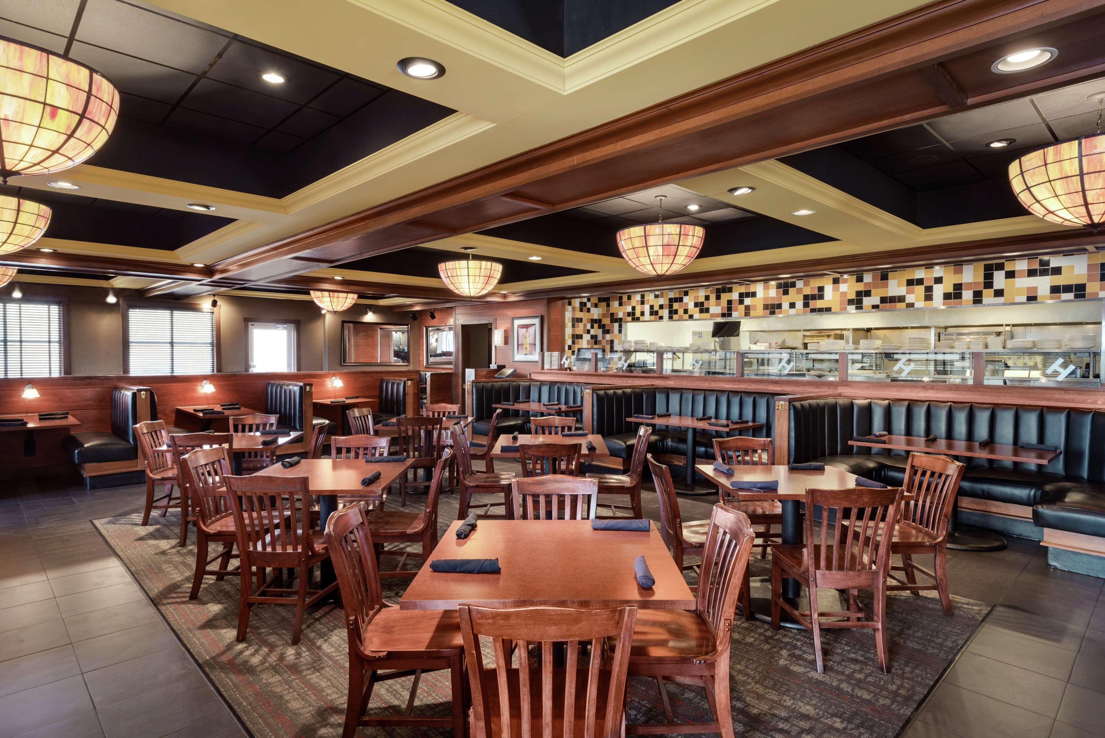 Hilton Garden Inn Dubuque Downtown Екстер'єр фото