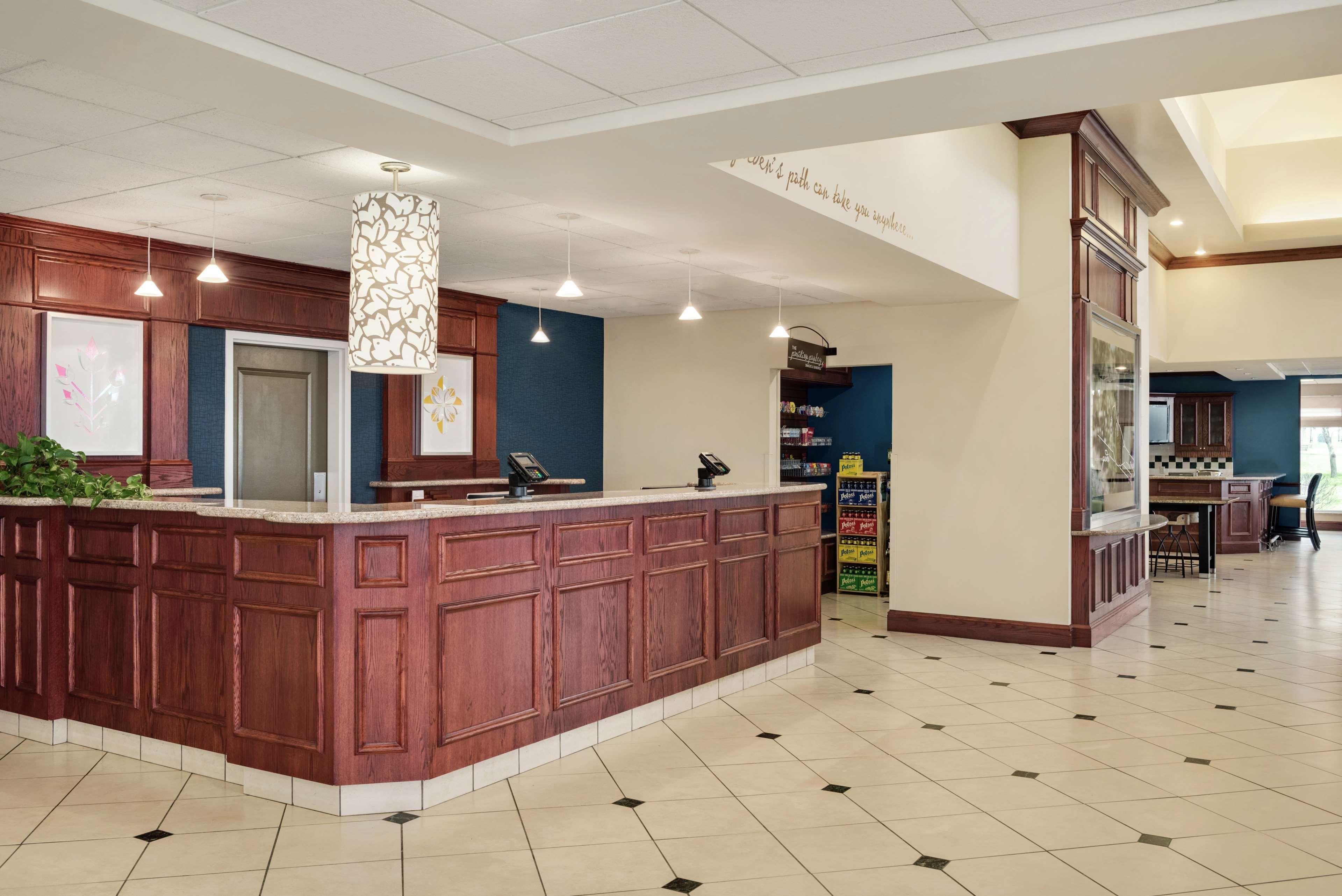 Hilton Garden Inn Dubuque Downtown Екстер'єр фото